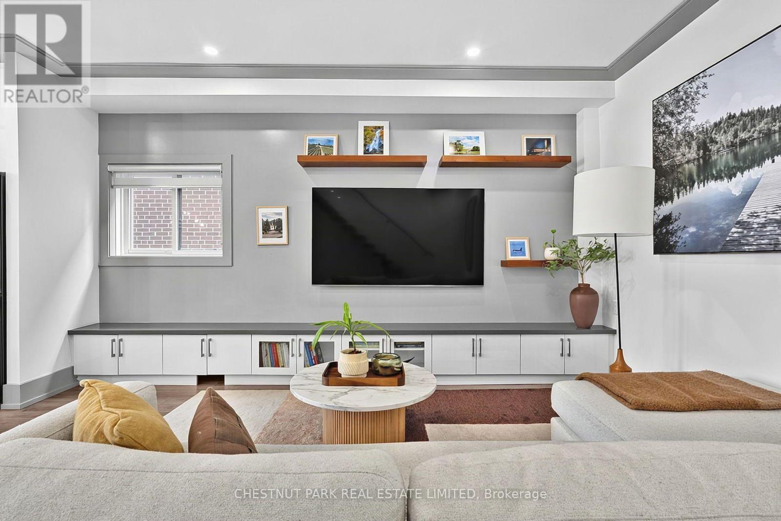 15 Nineteeth Street, Toronto, Ontario  M8V 3L4 - Photo 4 - W13760024