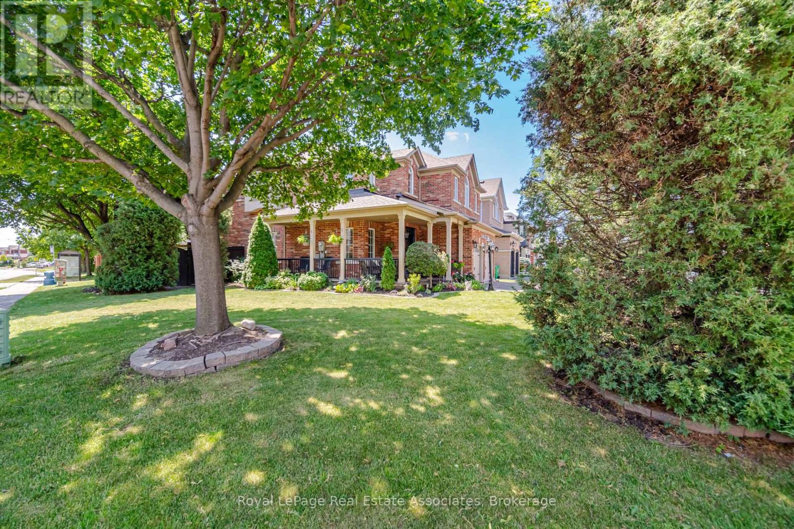 2 Olde Town Road, Brampton, Ontario  L6X 4V3 - Photo 5 - W13760038