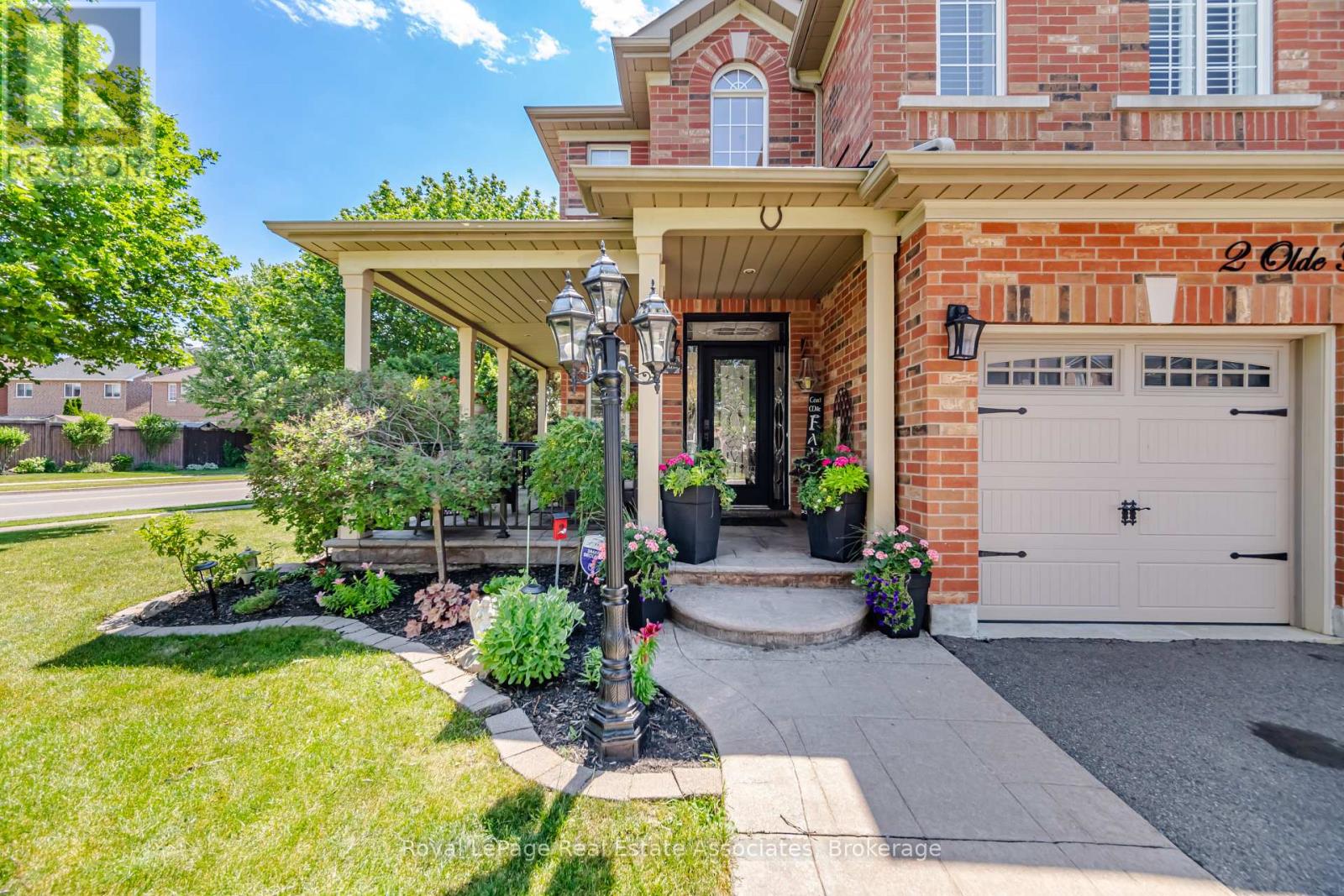 2 Olde Town Road, Brampton, Ontario  L6X 4V3 - Photo 6 - W13760038