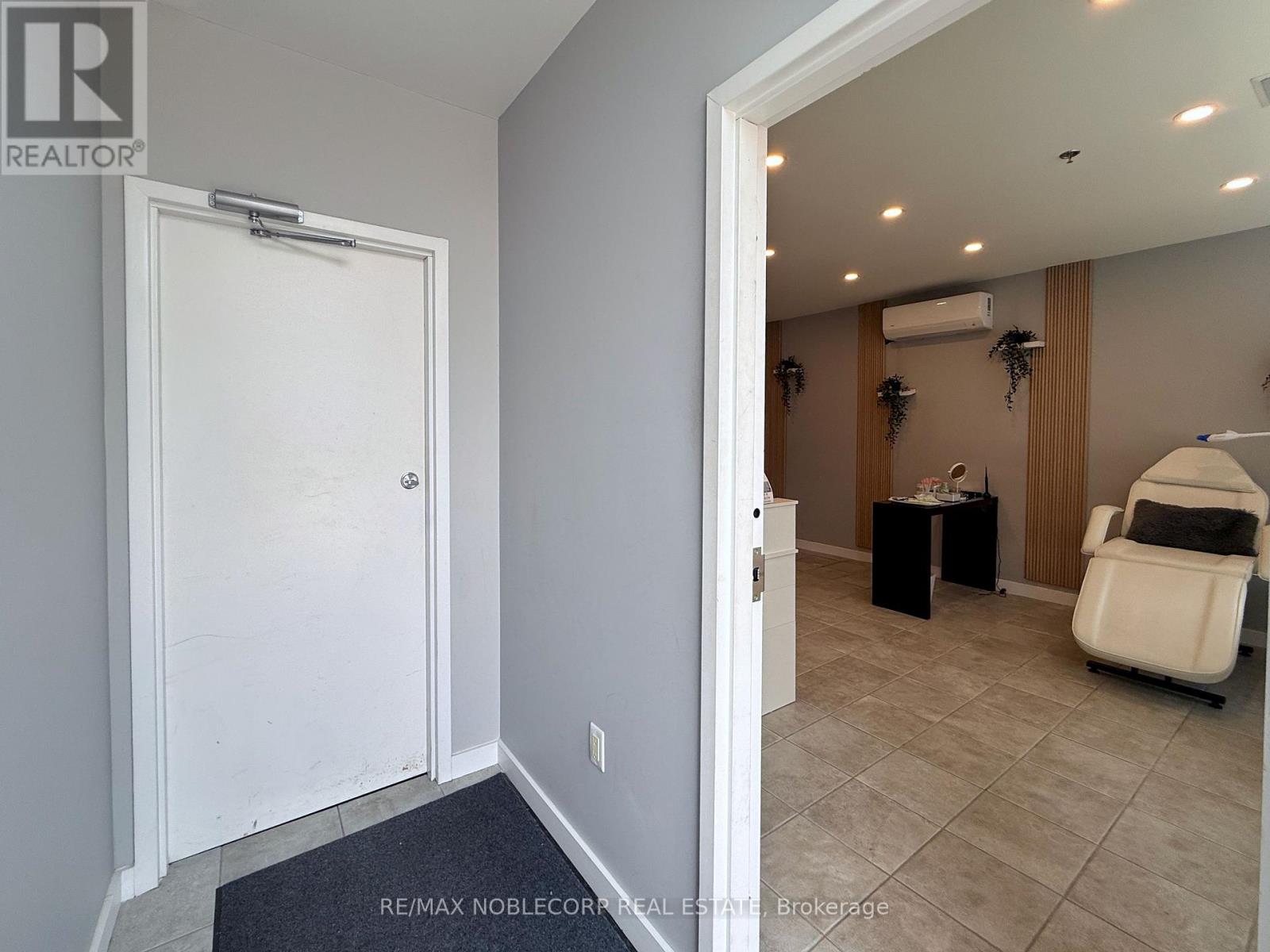 2 - 44 Goodmark Place, Toronto, Ontario  M9W 6N8 - Photo 12 - W13760040