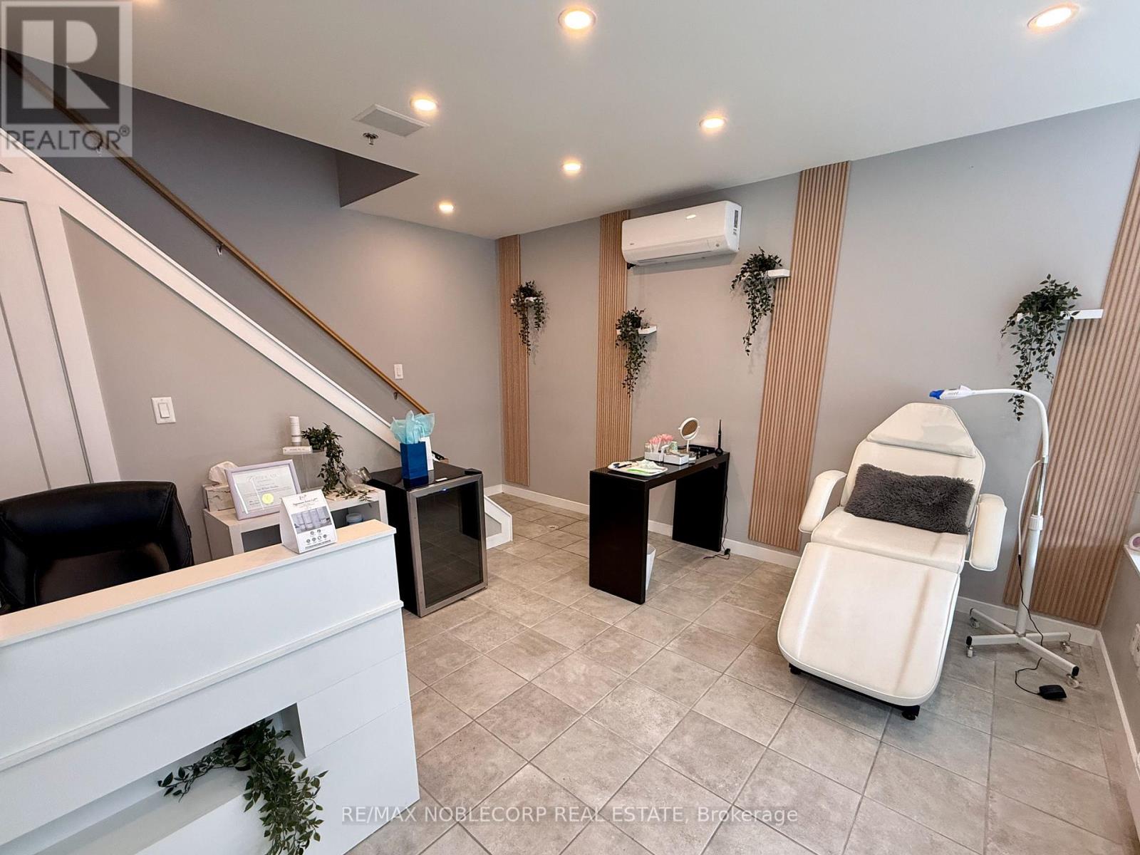2 - 44 Goodmark Place, Toronto, Ontario  M9W 6N8 - Photo 2 - W13760040