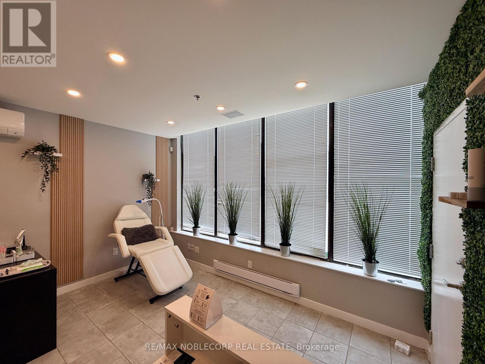 2 - 44 Goodmark Place, Toronto, Ontario  M9W 6N8 - Photo 4 - W13760040