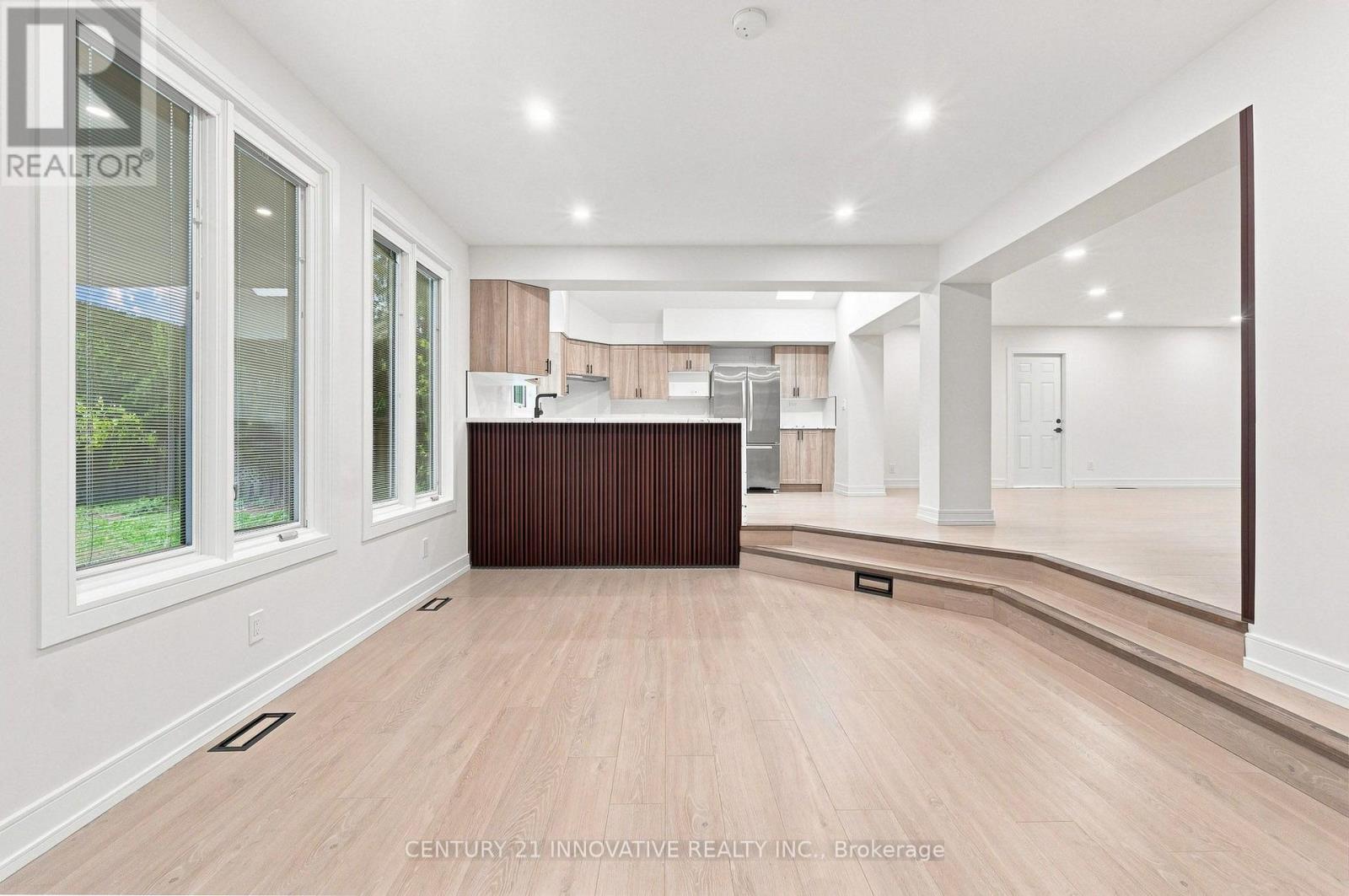 2068 Stewart Crescent, Mississauga, Ontario  L4Y 1C5 - Photo 18 - W13760066