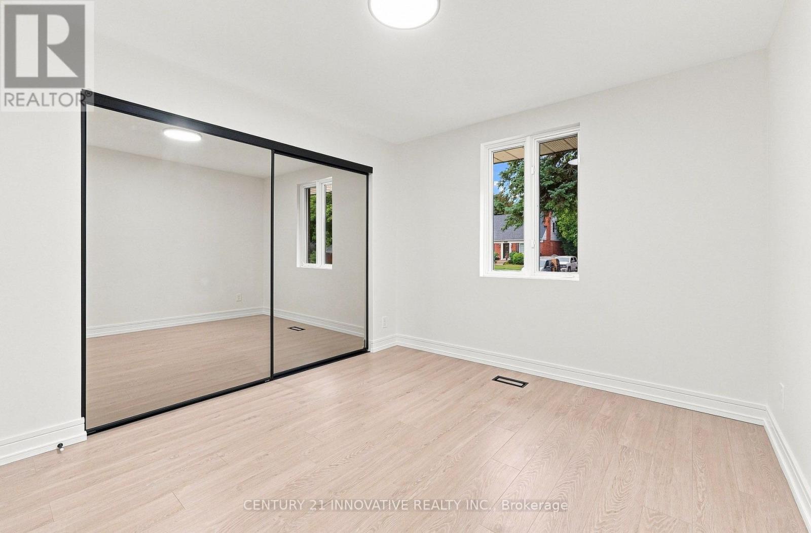 2068 Stewart Crescent, Mississauga, Ontario  L4Y 1C5 - Photo 27 - W13760066