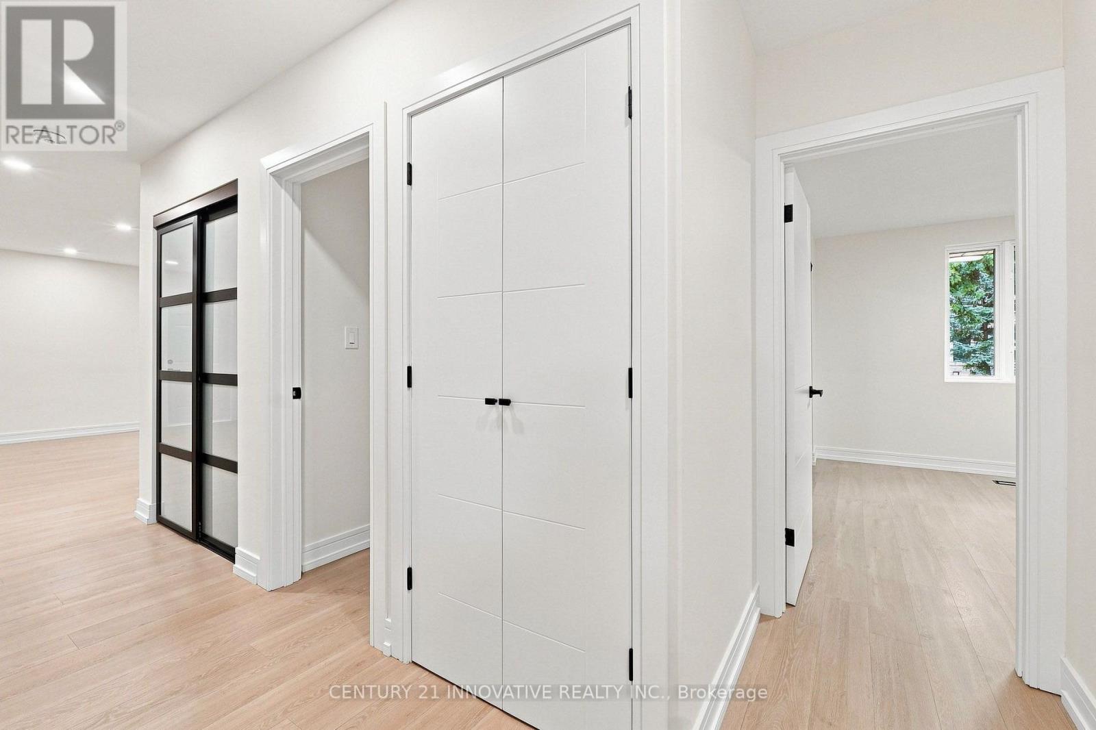 2068 Stewart Crescent, Mississauga, Ontario  L4Y 1C5 - Photo 29 - W13760066