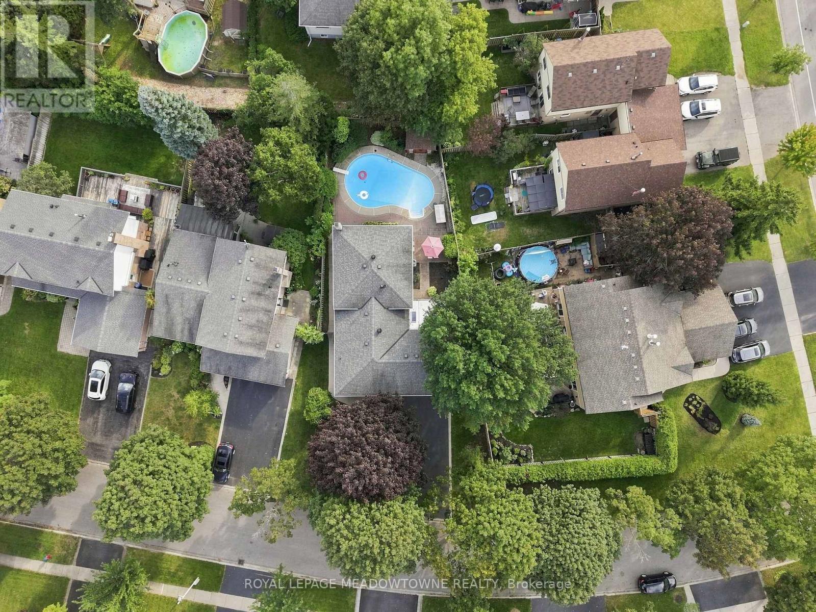 621 Moorelands Crescent, Milton, Ontario  L9T 4B3 - Photo 4 - W13760130