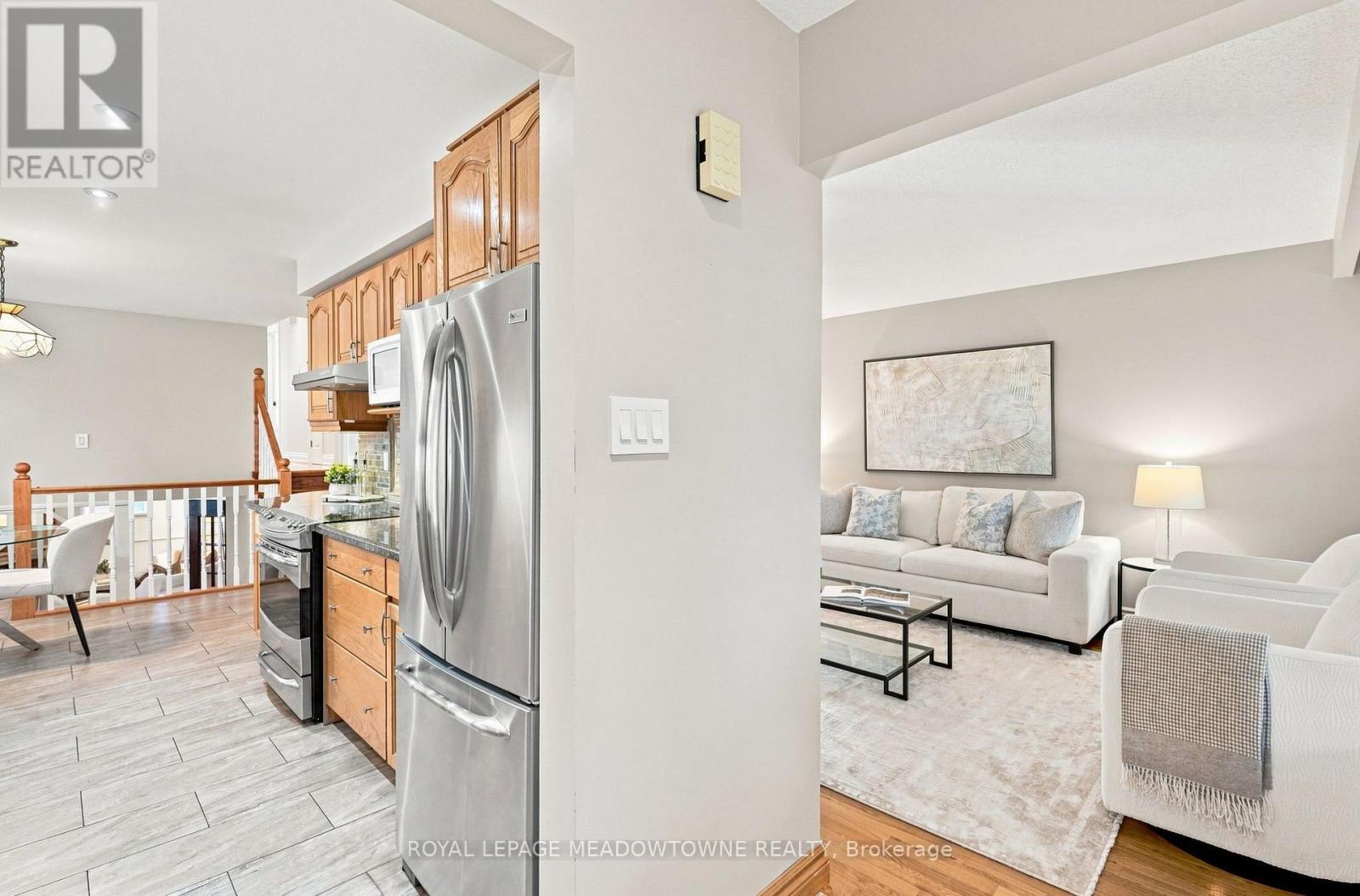 621 Moorelands Crescent, Milton, Ontario  L9T 4B3 - Photo 7 - W13760130