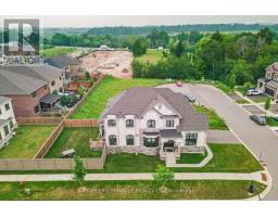 4 VINEYARD DRIVE, Brampton, Ontario