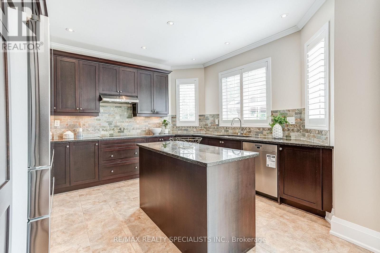 496 Cusick Circle, Milton, Ontario  L9T 0M9 - Photo 18 - W13760156
