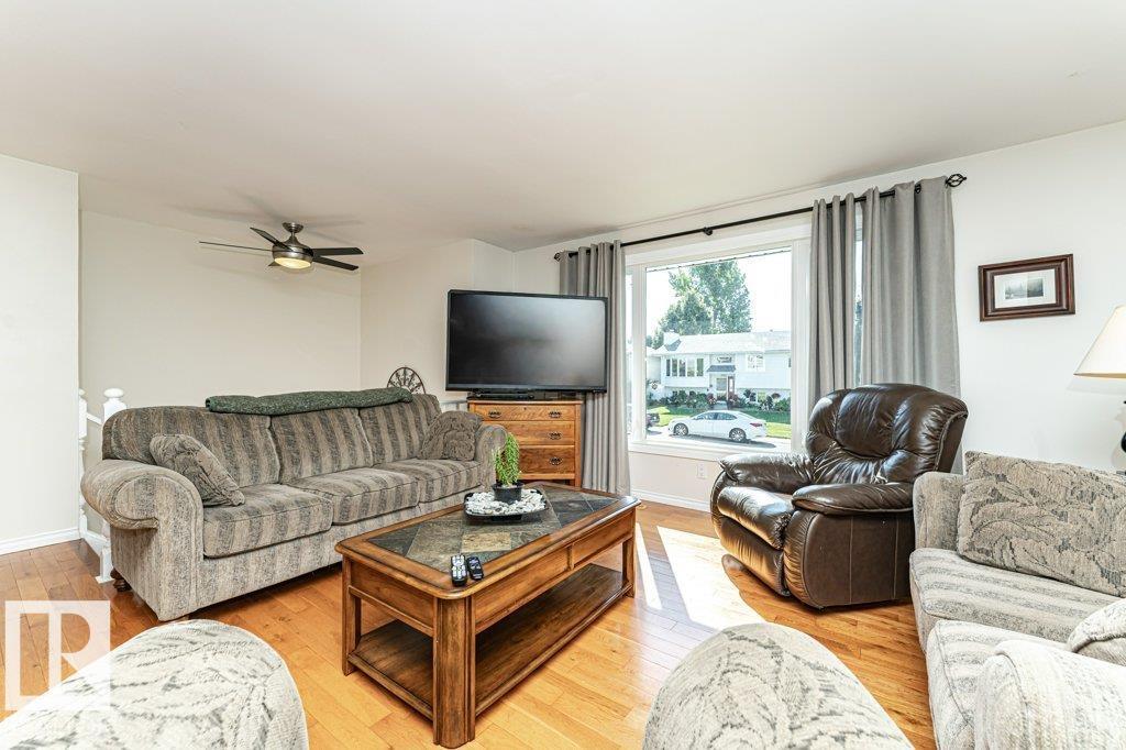 5924 11 Av NW, Edmonton, Alberta  T6L 3A6 - Photo 5 - E4507678