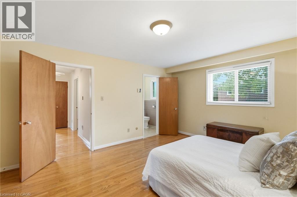 381 Clarksville Court, Mississauga, Ontario  L5A 1G7 - Photo 16 - 40859900