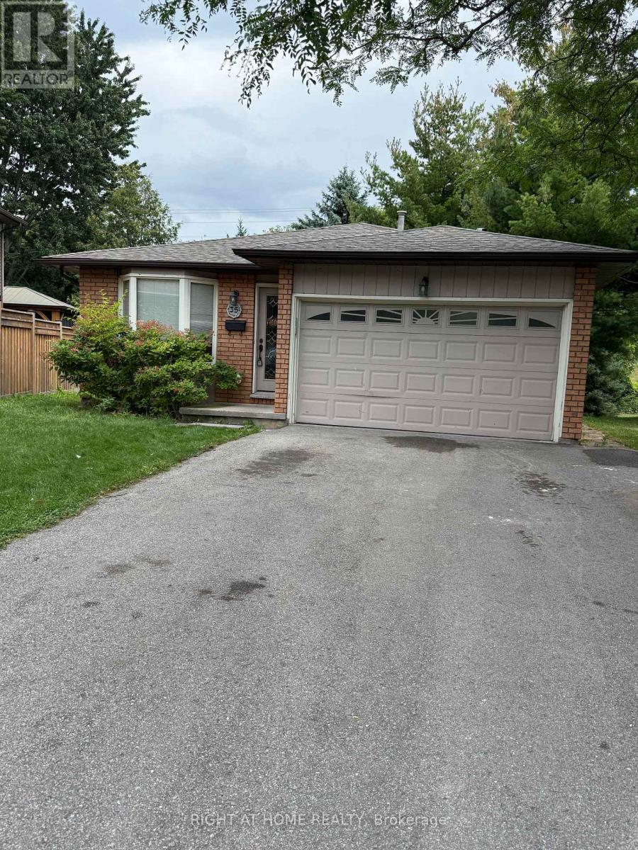35 BLOOMSBURY COURT, Hamilton, Ontario