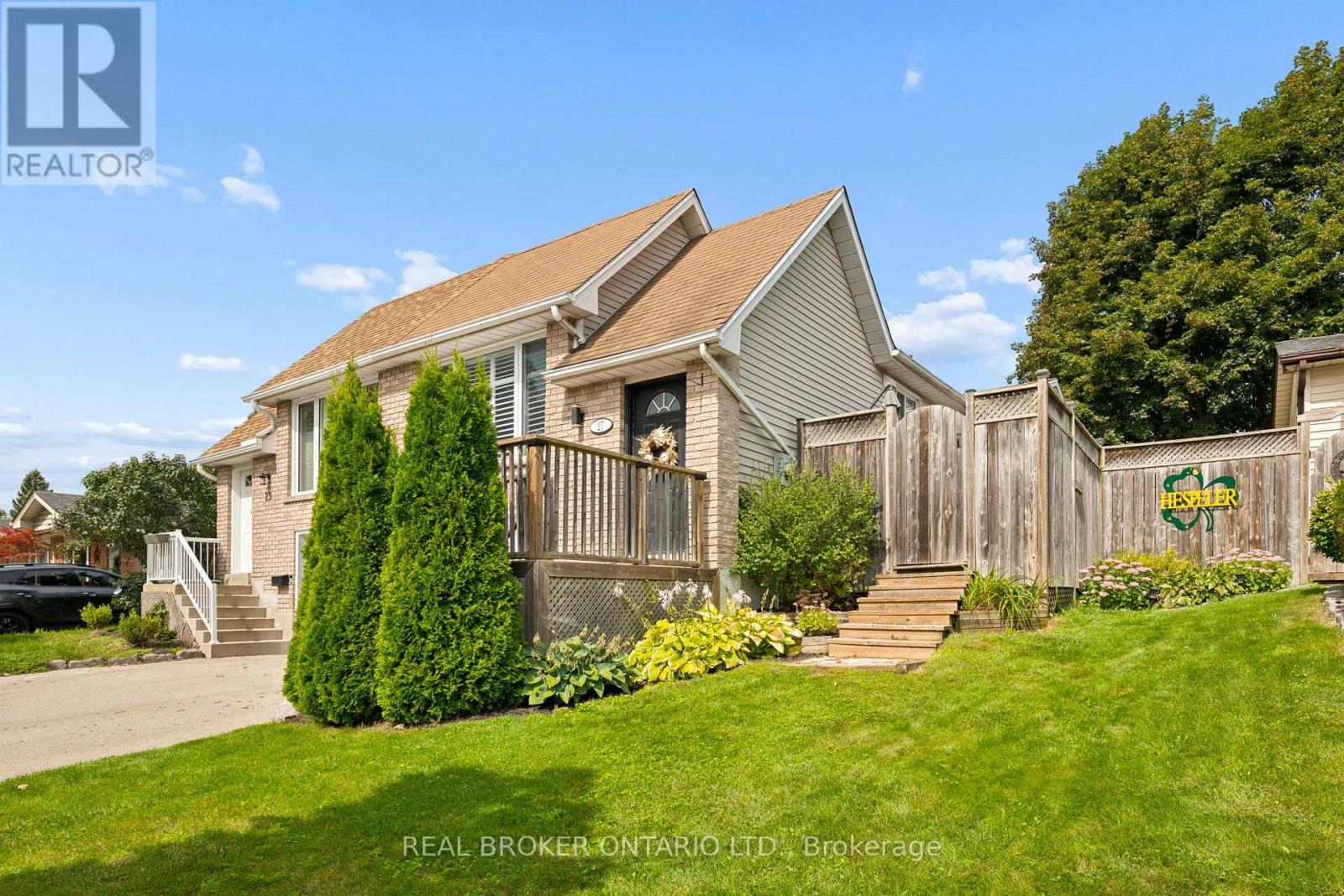 27 Nickolas Crescent, Cambridge, Ontario  N3C 3L7 - Photo 3 - X13760044
