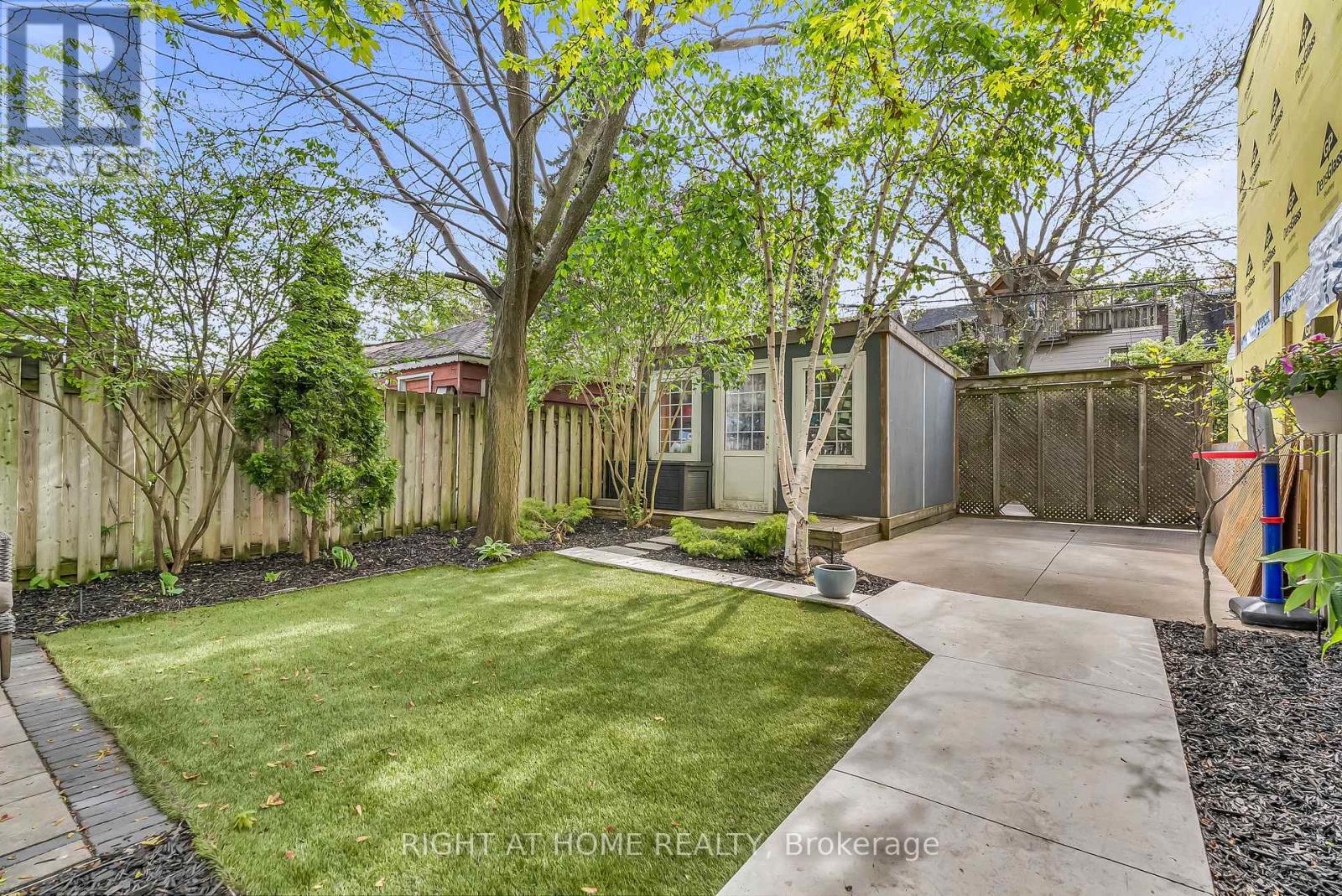 118 Lansdowne Avenue, Toronto, Ontario  M6K 2V9 - Photo 23 - W13759834
