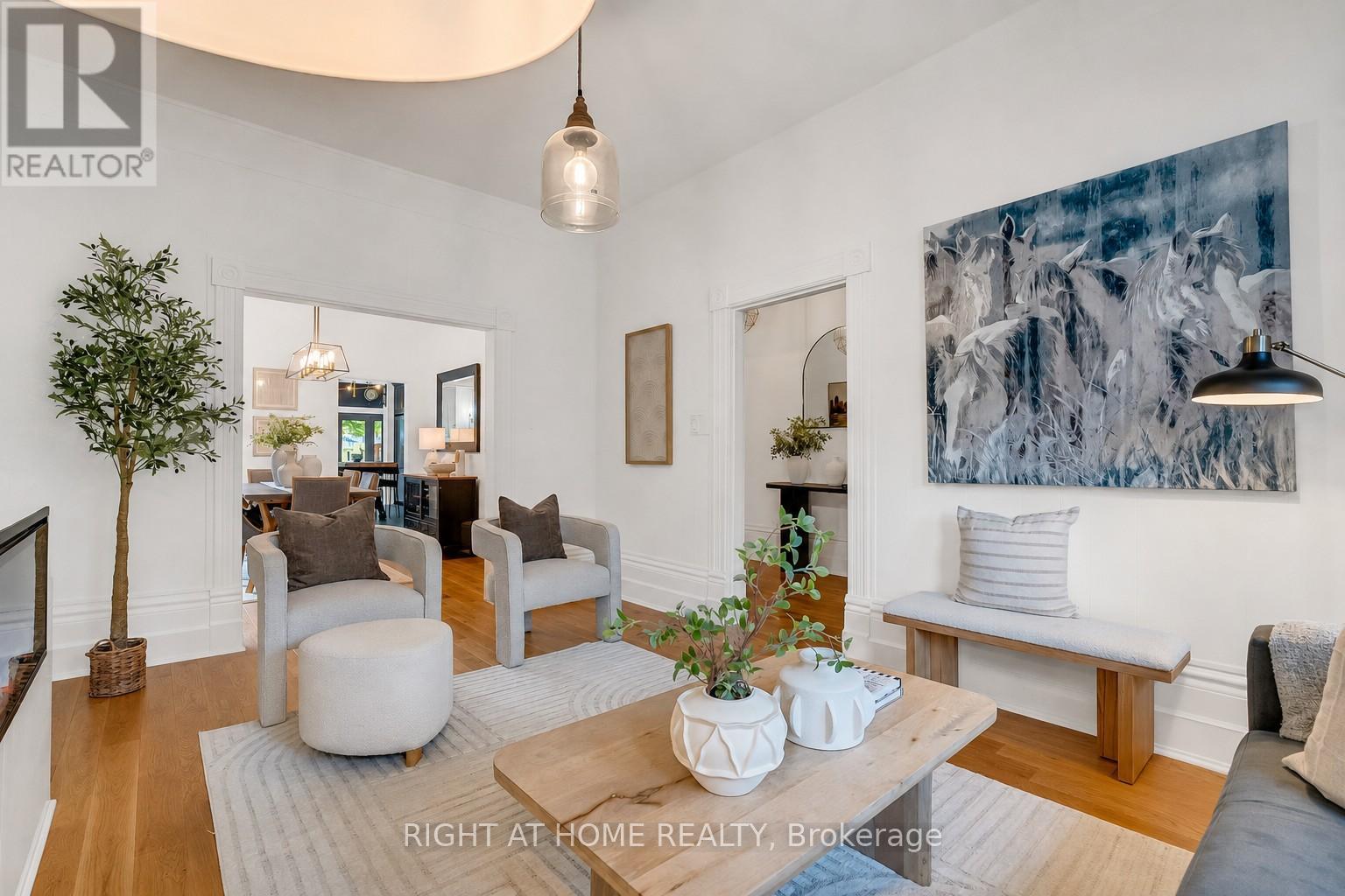 118 Lansdowne Avenue, Toronto, Ontario  M6K 2V9 - Photo 8 - W13759834