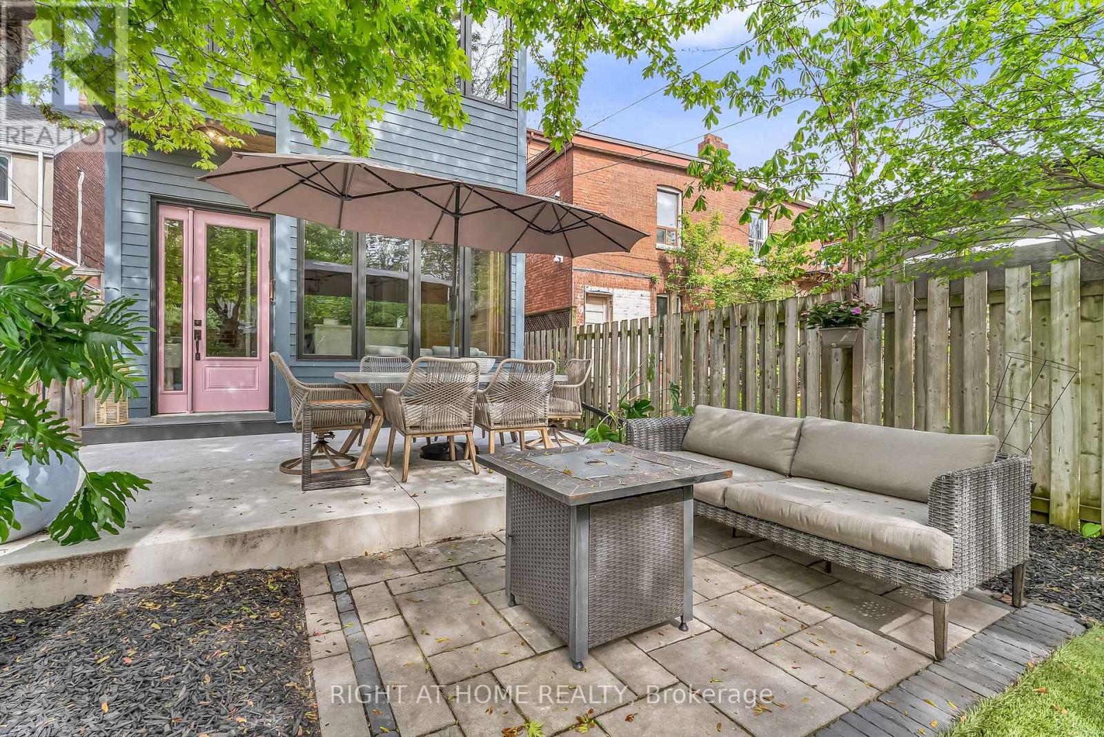 118 Lansdowne Avenue, Toronto, Ontario  M6K 2V9 - Photo 21 - W13759834