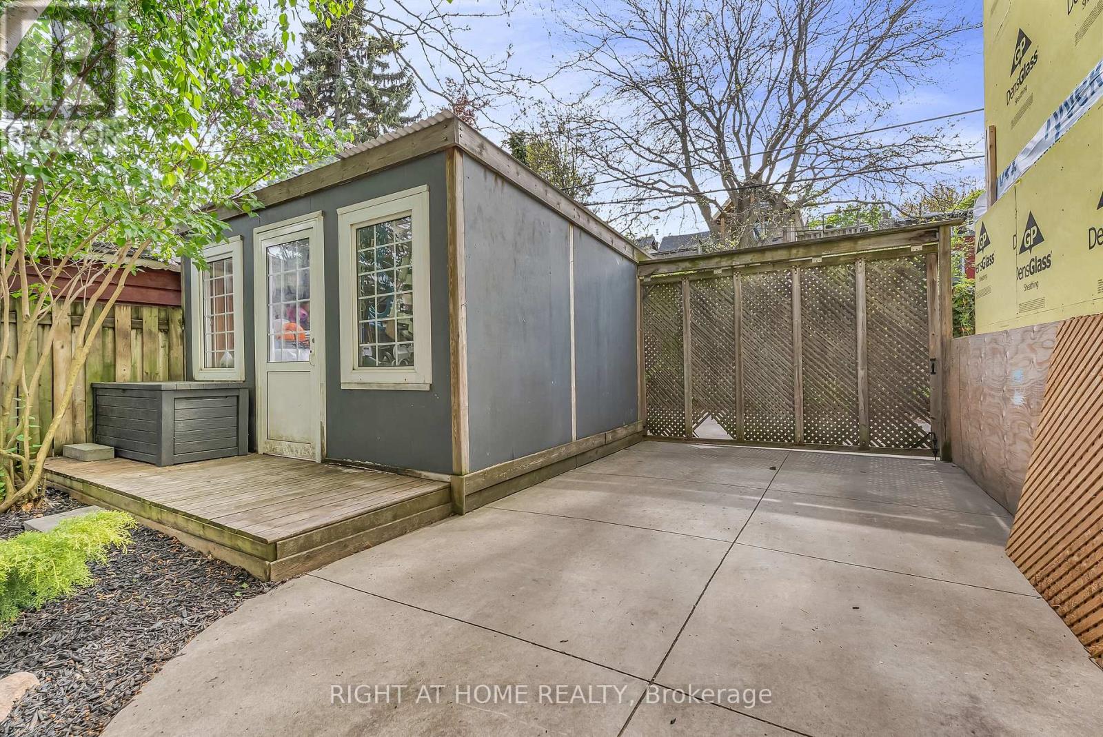 118 Lansdowne Avenue, Toronto, Ontario  M6K 2V9 - Photo 26 - W13759834