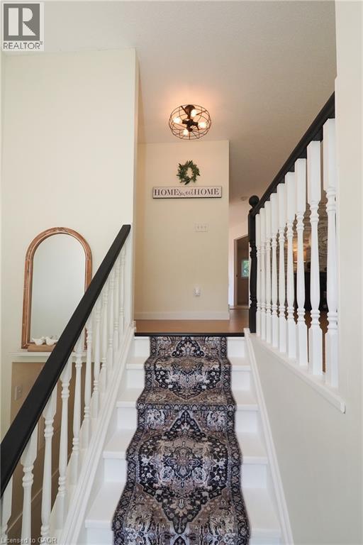 17 Dyer Court, Cambridge, Ontario  N3C 4B8 - Photo 4 - 40861478