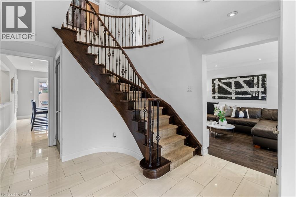6624 Mockingbird Lane, Mississauga, Ontario  L5N 5K4 - Photo 2 - 40858493