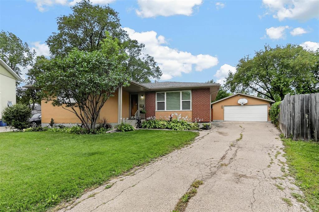 46 Lemmen Drive, Winnipeg, Manitoba  R2K 3J8 - Photo 0 - 202622500