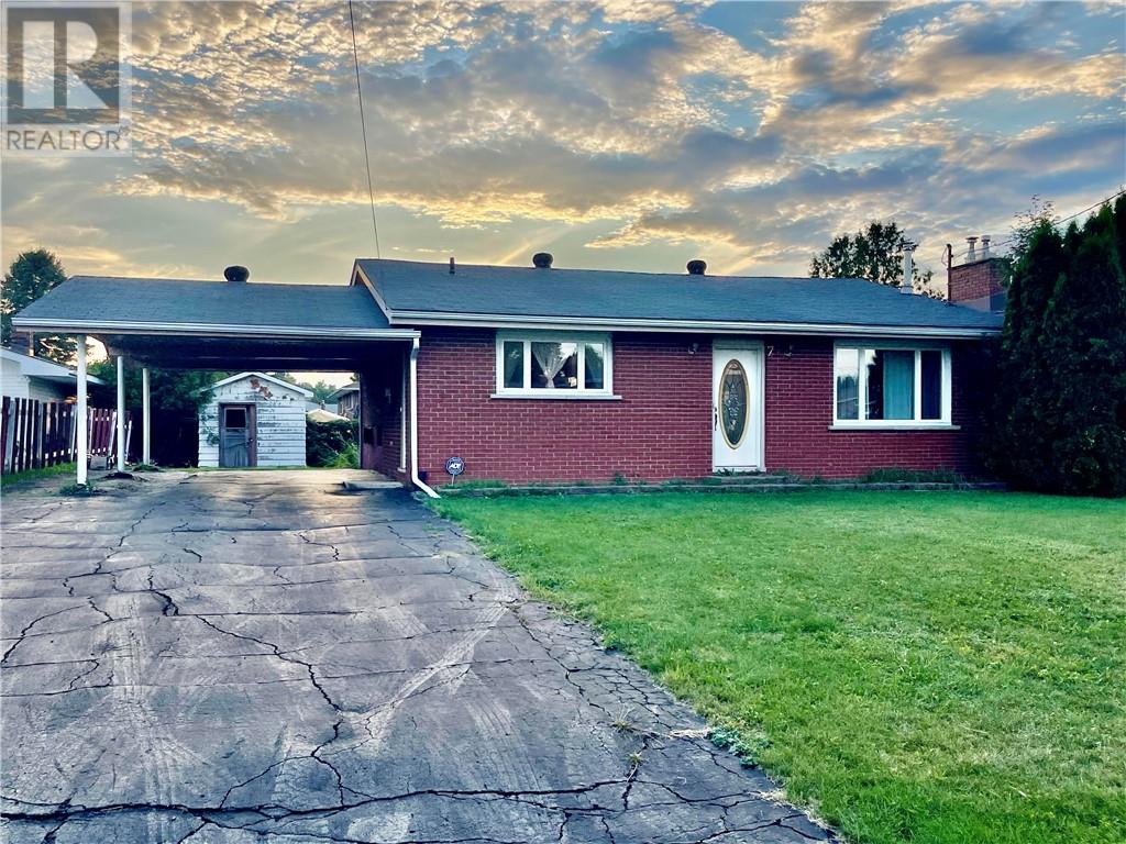 7 Falcon Crescent, Chelmsford, Ontario  P0M 1L0 - Photo 1 - 2130135