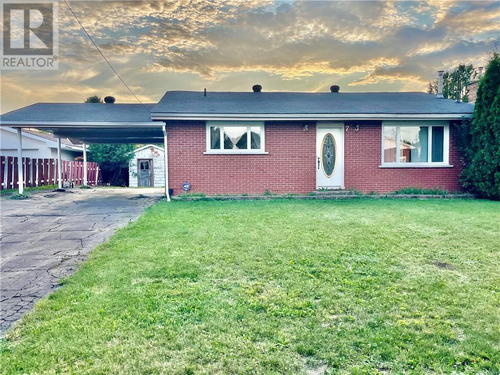 7 Falcon Crescent, Chelmsford, Ontario  P0M 1L0 - Photo 3 - 2130135