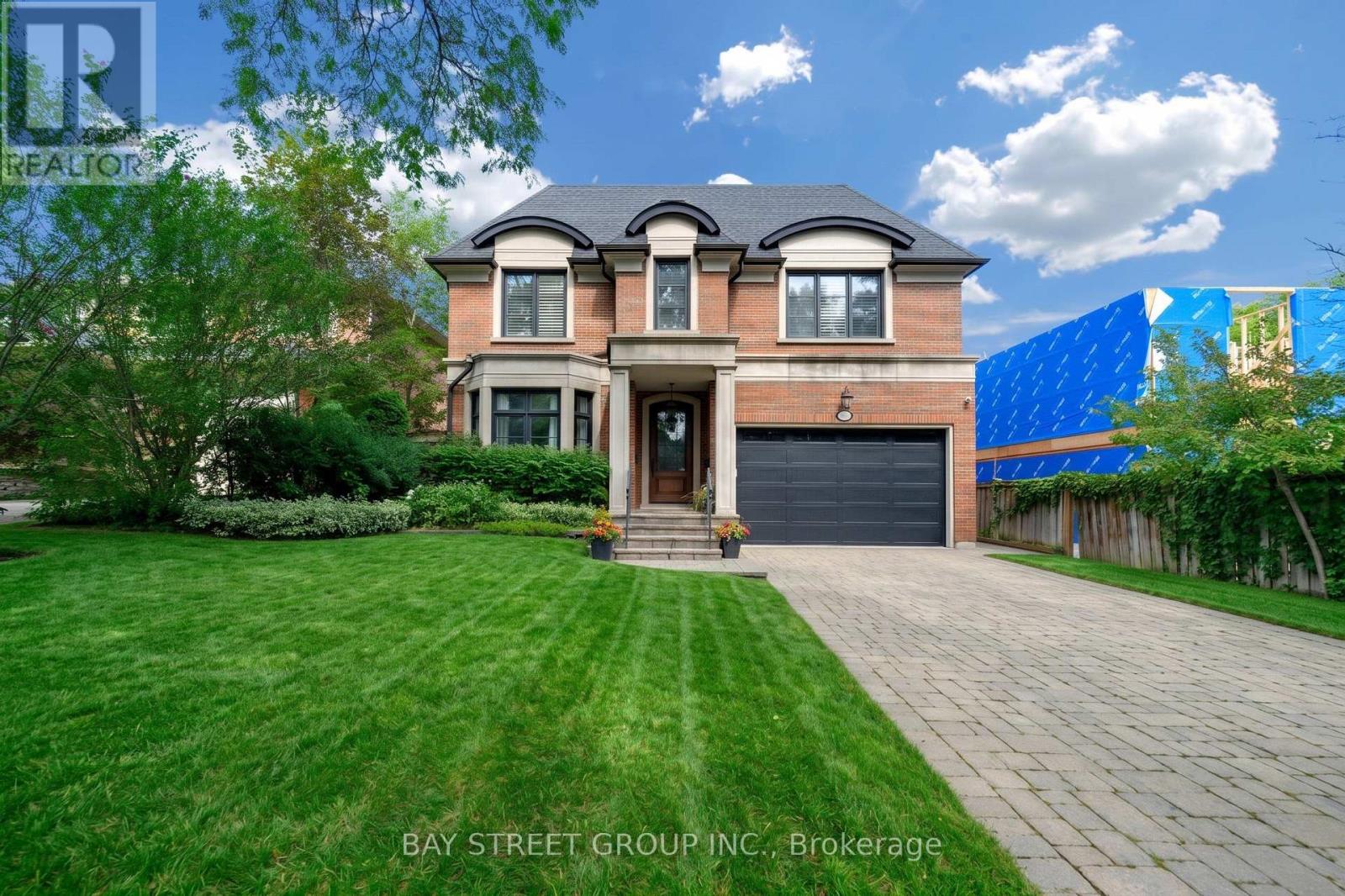 28 Carnwath Crescent, Toronto, Ontario  M2P 1J5 - Photo 2 - C13734748