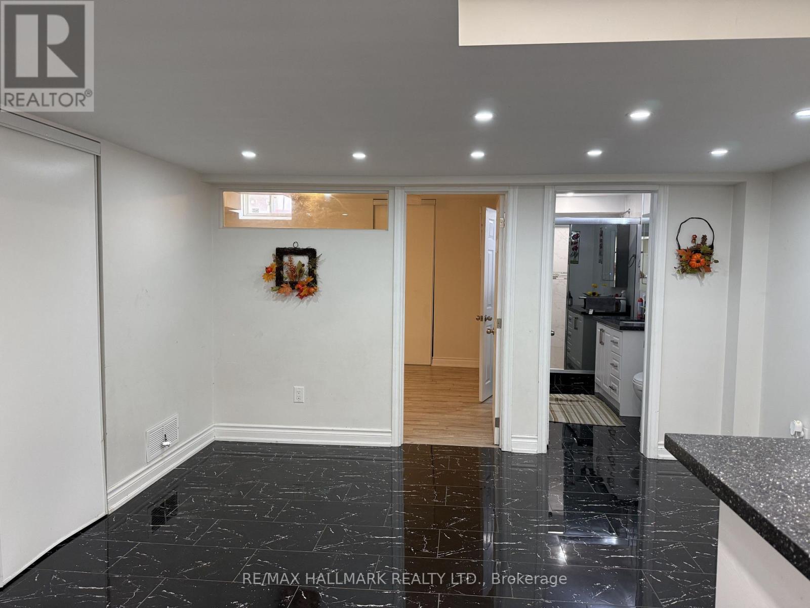 90 Black Maple Crescent, Vaughan, Ontario  L6A 4G6 - Photo 2 - N13733806