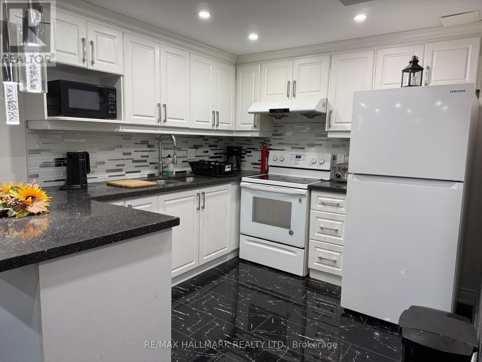 90 BLACK MAPLE CRESCENT, Vaughan, Ontario