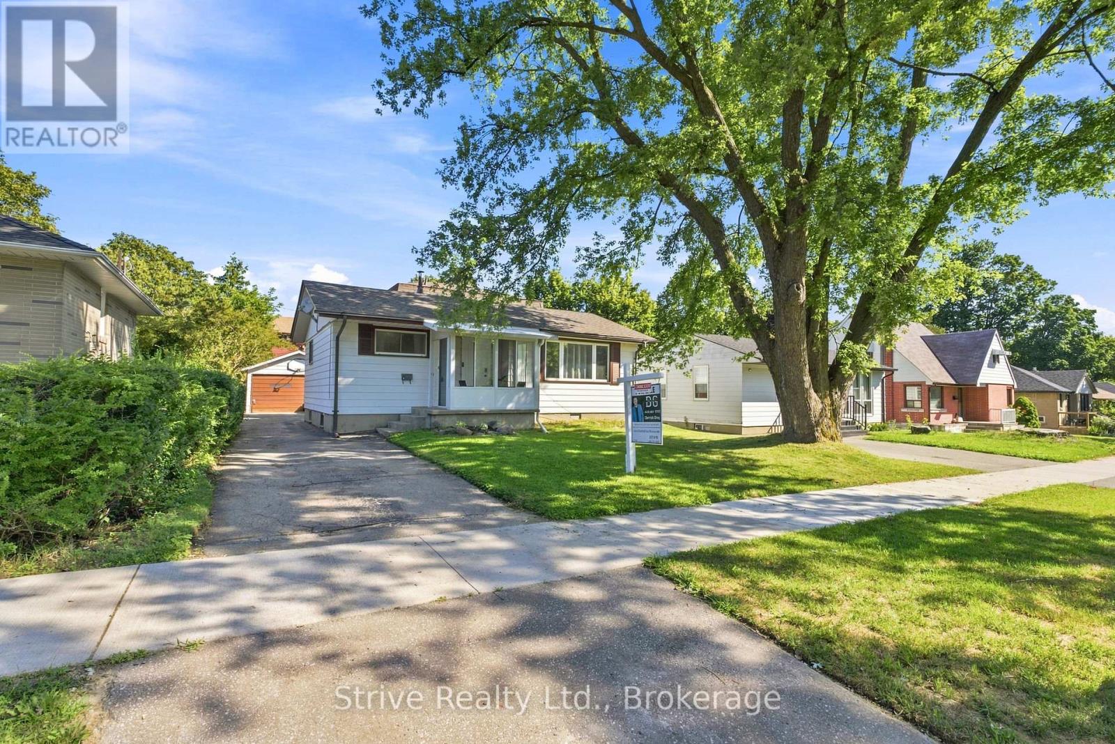 7 ADMIRAL ROAD, Ajax, Ontario