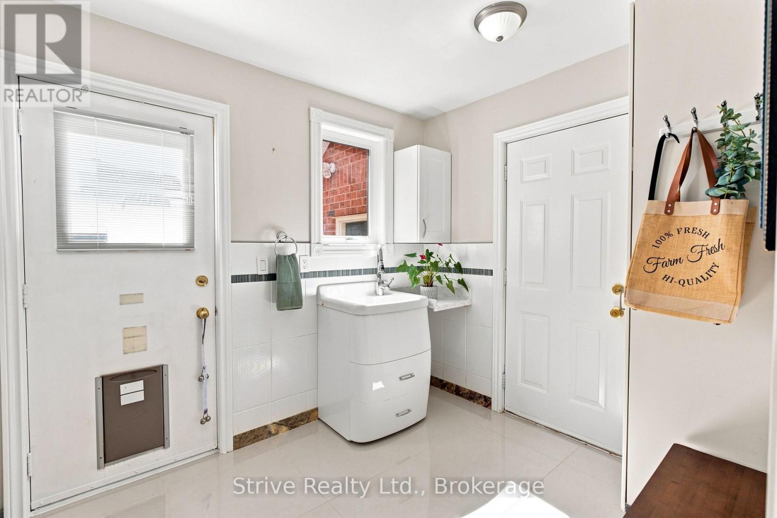 5 Carriage Lane, Clarington, Ontario  L1E 1J9 - Photo 17 - E13760392