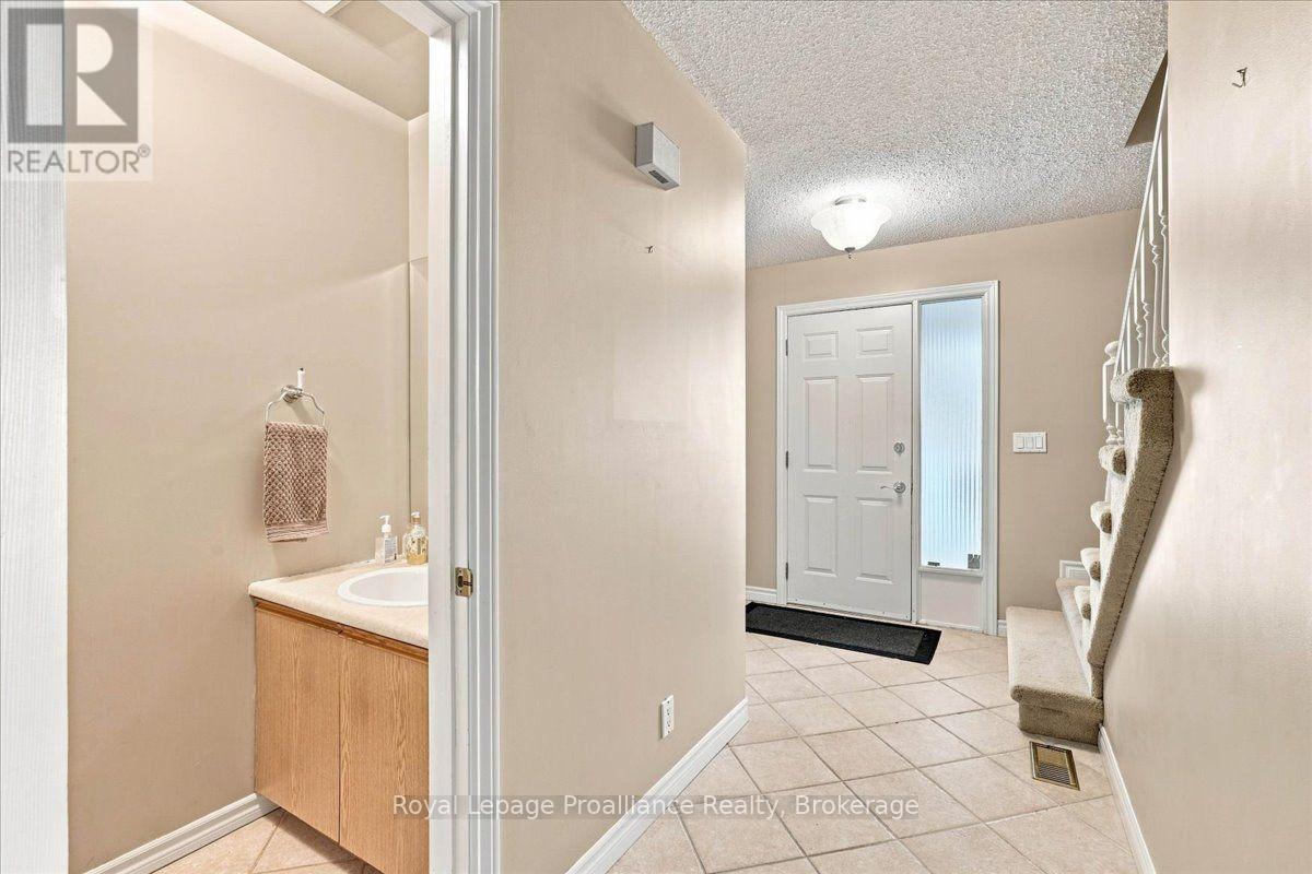 125 Tracey Park Drive, Belleville, Ontario  K8P 5C7 - Photo 17 - X13760322
