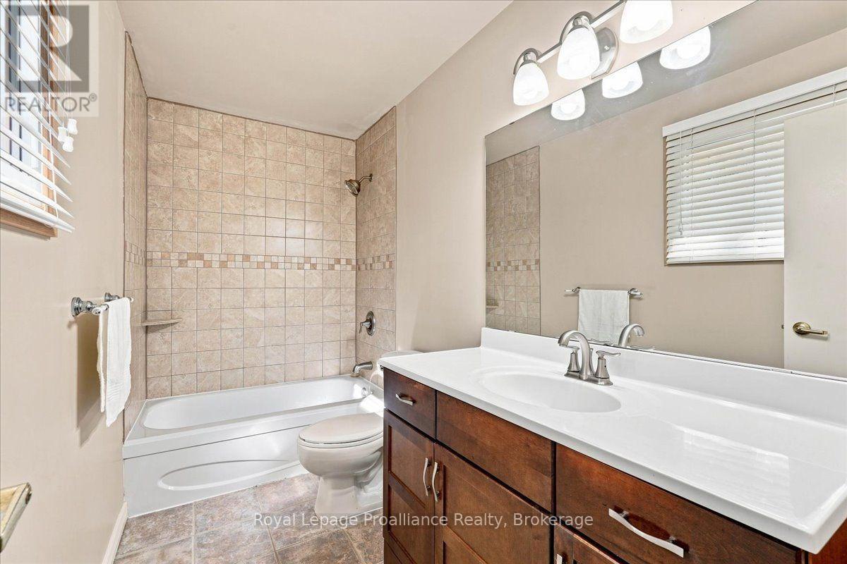 125 Tracey Park Drive, Belleville, Ontario  K8P 5C7 - Photo 19 - X13760322