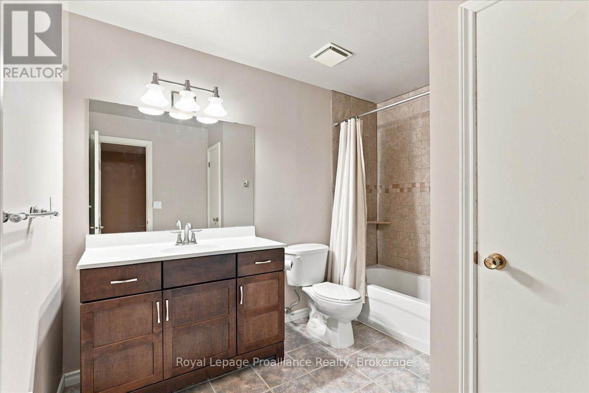 125 Tracey Park Drive, Belleville, Ontario  K8P 5C7 - Photo 24 - X13760322