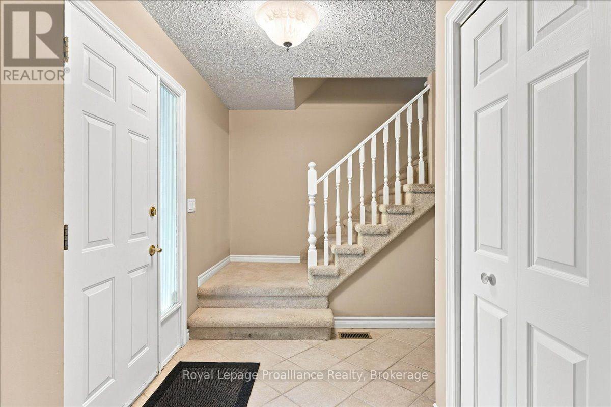 125 Tracey Park Drive, Belleville, Ontario  K8P 5C7 - Photo 3 - X13760322
