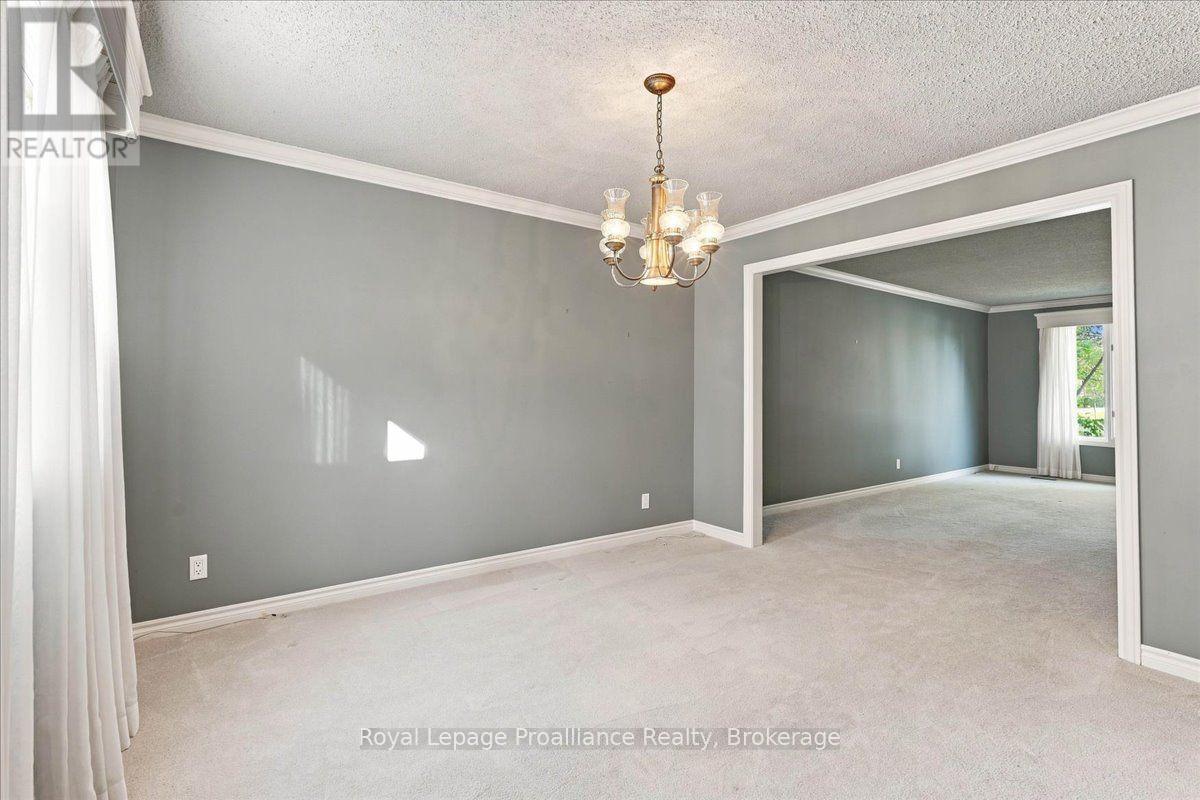125 Tracey Park Drive, Belleville, Ontario  K8P 5C7 - Photo 9 - X13760322