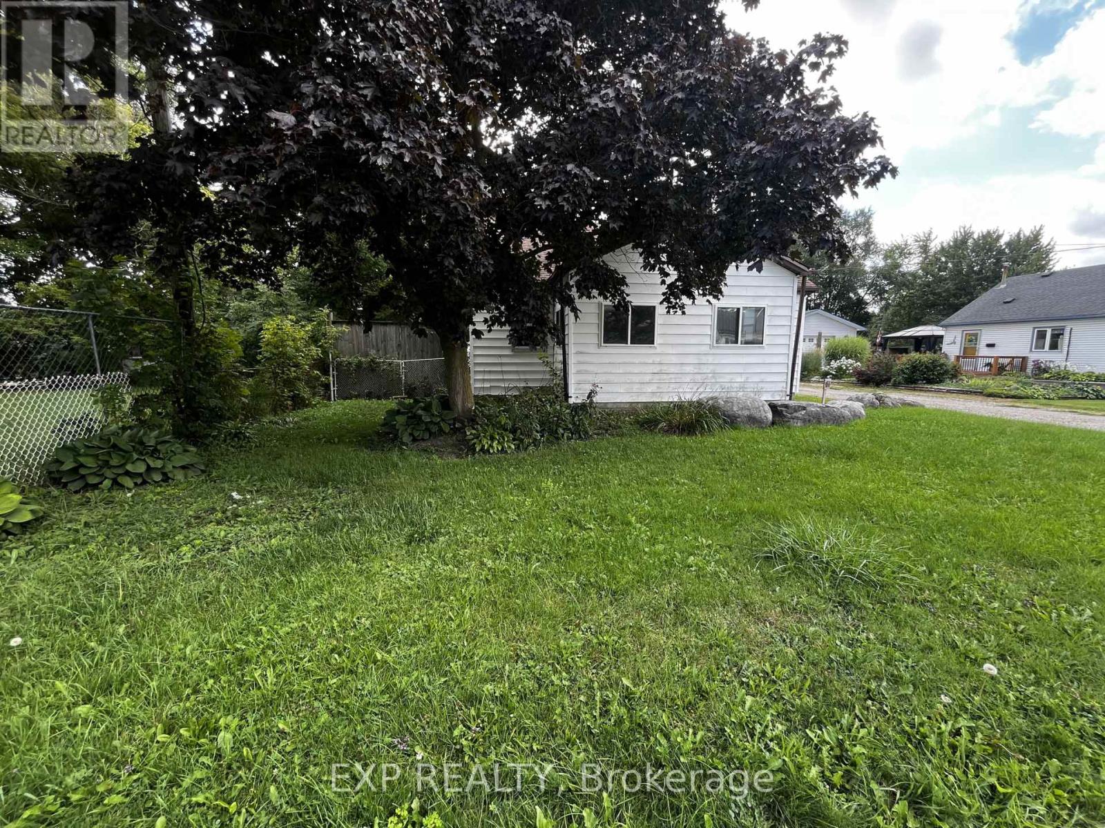 155 North Street, Southwest Middlesex, Ontario  N0L 1M0 - Photo 1 - X13760334