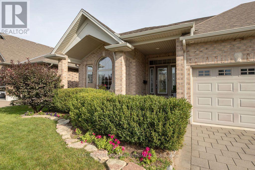 468 Macdonald Street, Strathroy-Caradoc, Ontario  N7G 0C8 - Photo 3 - X13760532
