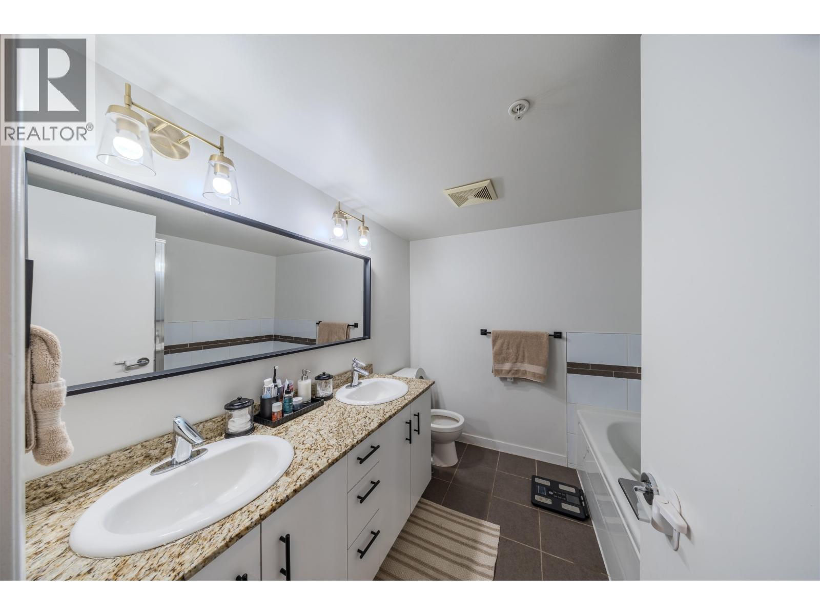 304 11665 Haney Bypass, Maple Ridge, British Columbia  V2X 8W9 - Photo 9 - R3162920