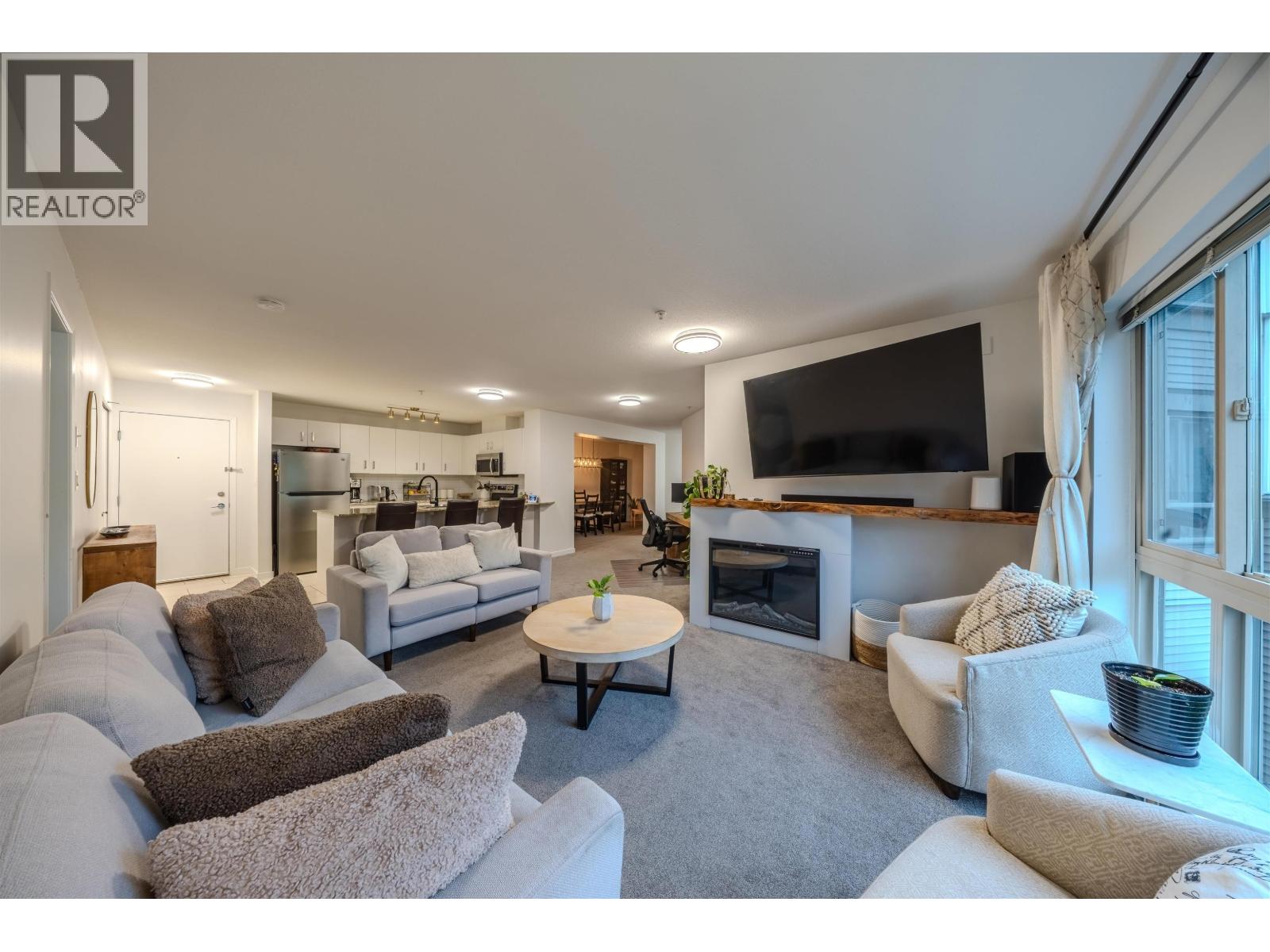 304 11665 Haney Bypass, Maple Ridge, British Columbia  V2X 8W9 - Photo 2 - R3162920