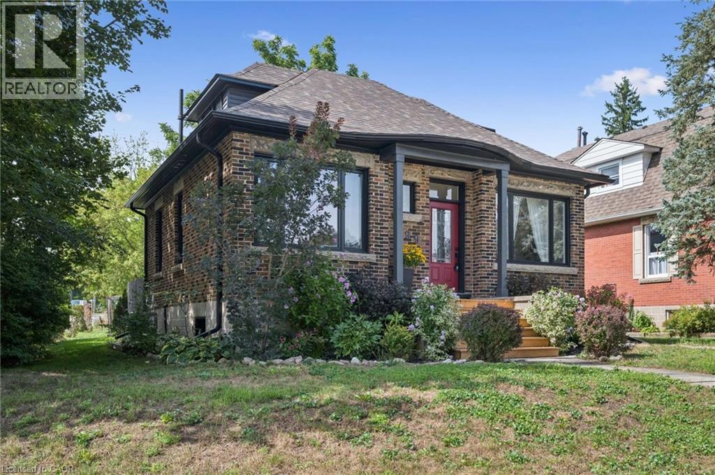 699 St Andrew Street W, Centre Wellington, Ontario  N1M 1P7 - Photo 3 - 40861349