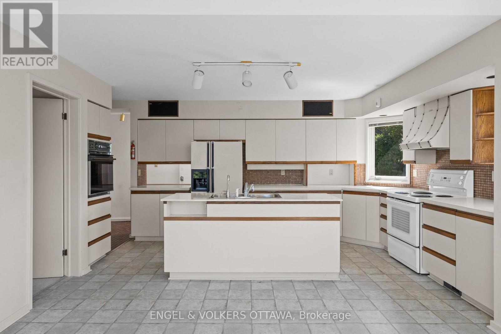 3200 Riverside Drive, Ottawa, Ontario  K1V 8N7 - Photo 15 - X13760396