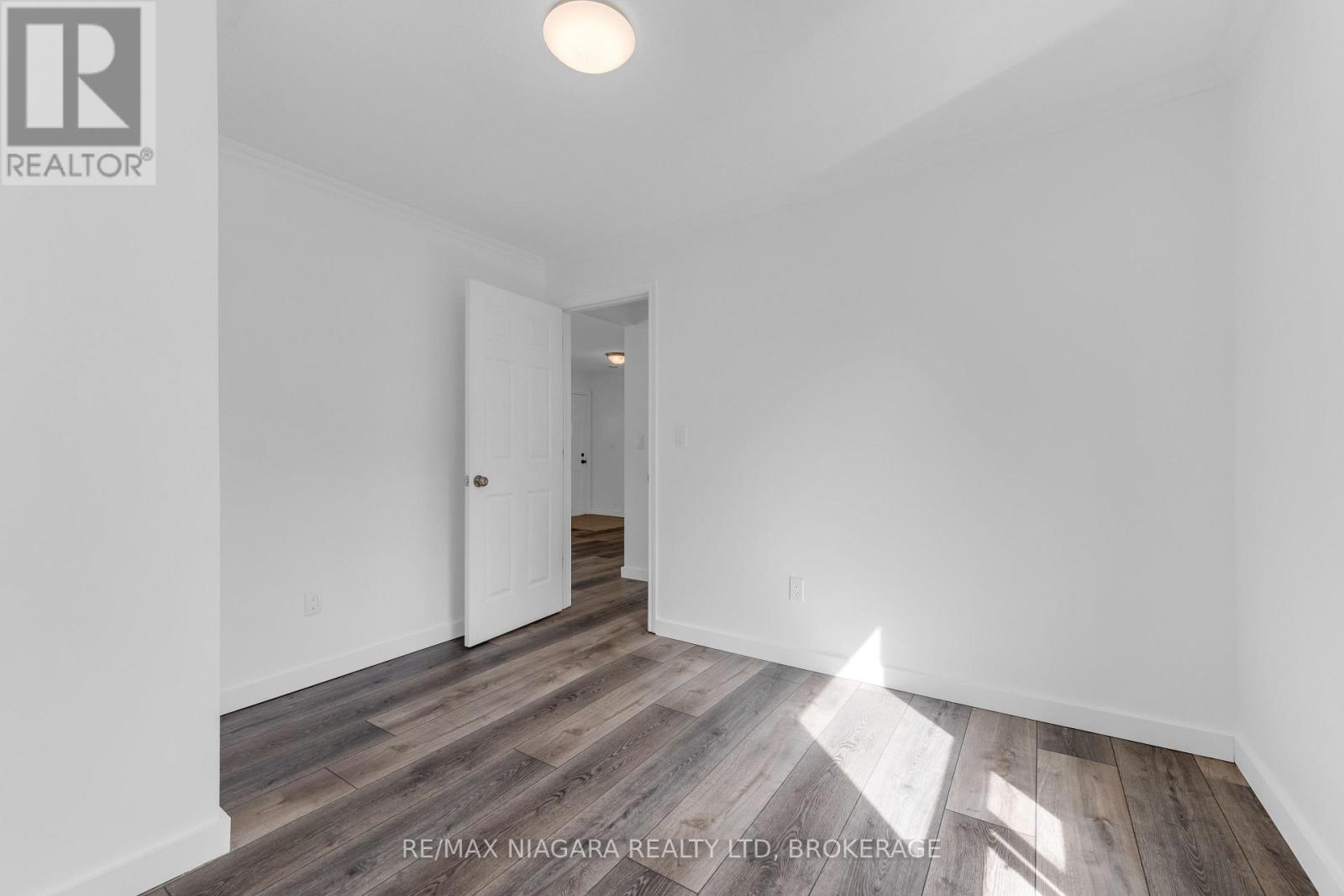 5416 Hamilton Street, Niagara Falls, Ontario  L2E 2W6 - Photo 13 - X13760210