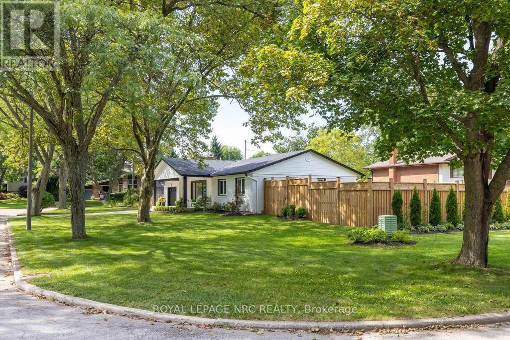 3 Glenayr Place, St. Catharines, Ontario  L2T 2A2 - Photo 3 - X13760432