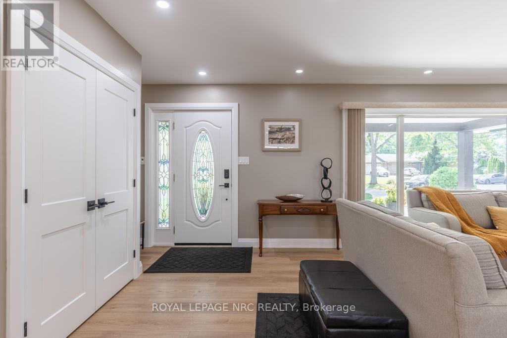 3 Glenayr Place, St. Catharines, Ontario  L2T 2A2 - Photo 7 - X13760432