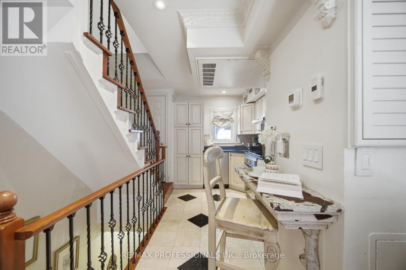 10 - 228 St George Street, Toronto, Ontario M5R 2N5 - Photo 14 - C13760196