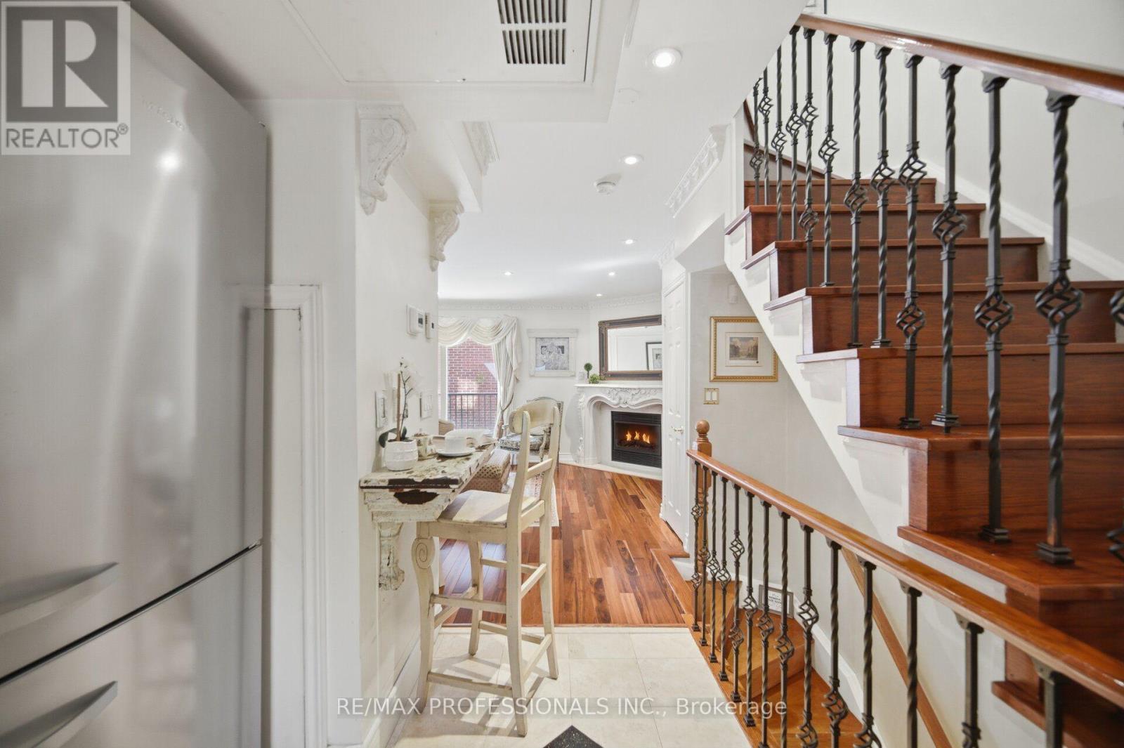 10 - 228 St George Street, Toronto, Ontario M5R 2N5 - Photo 15 - C13760196
