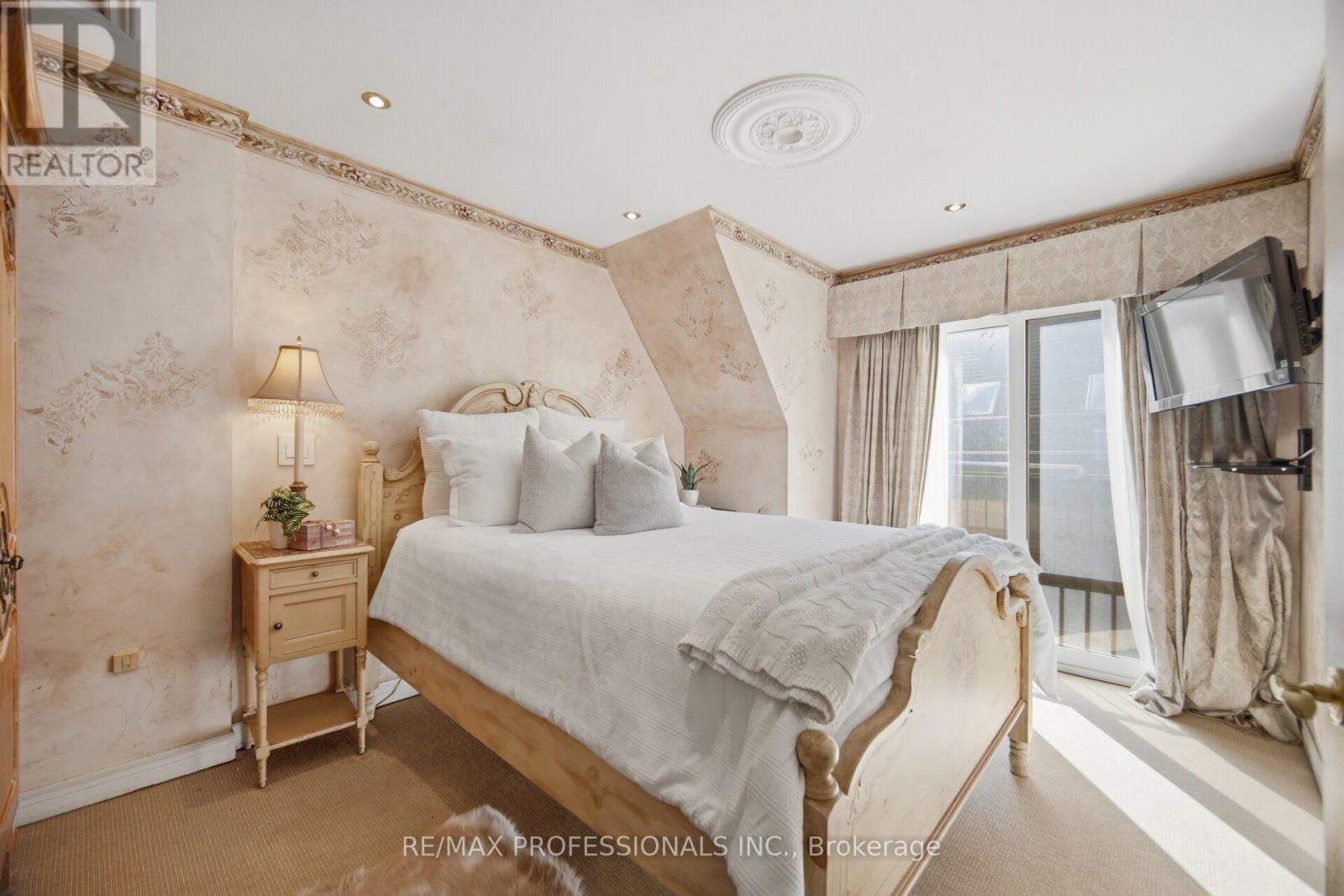 10 - 228 St George Street, Toronto, Ontario M5R 2N5 - Photo 21 - C13760196