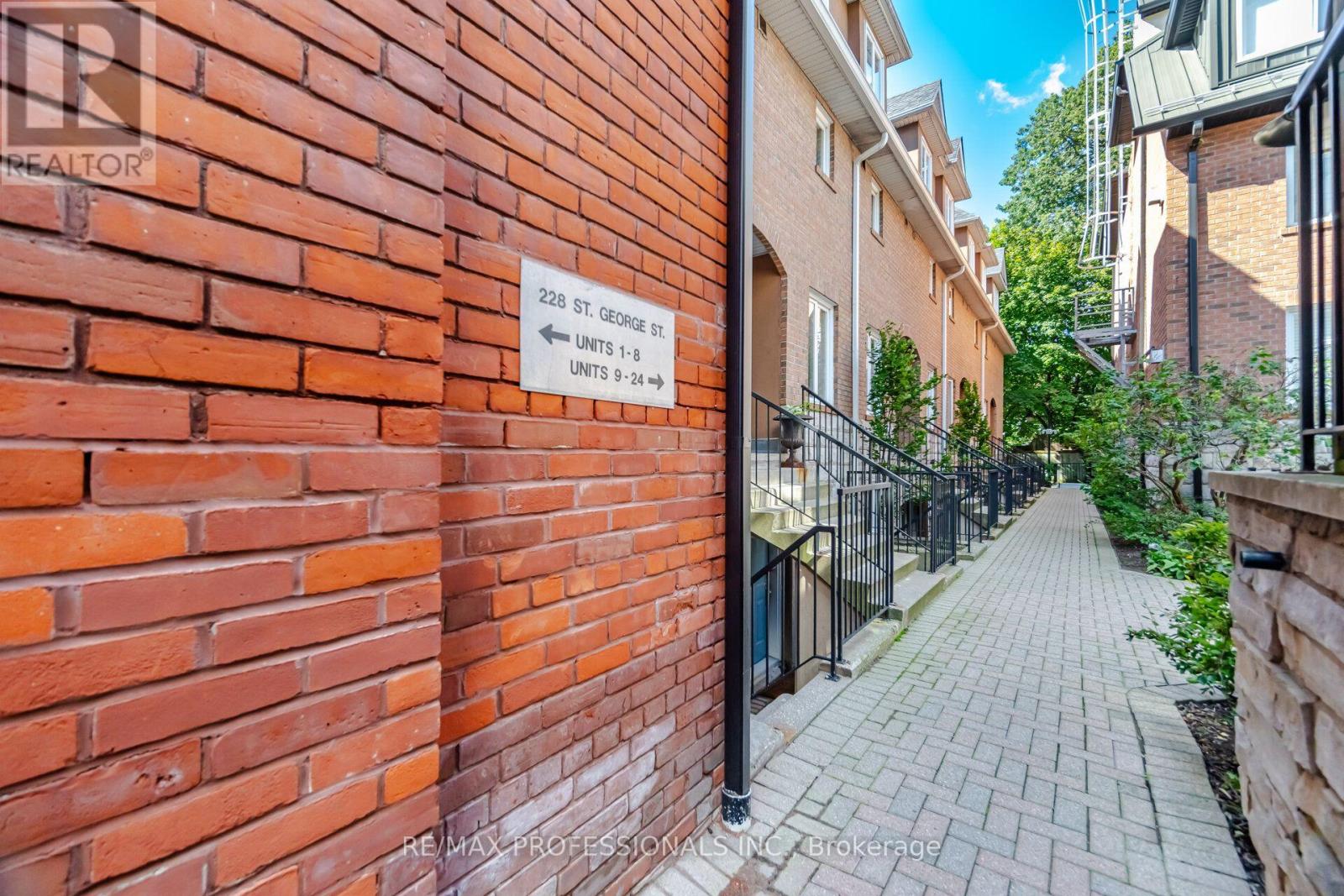 10 - 228 St George Street, Toronto, Ontario M5R 2N5 - Photo 37 - C13760196