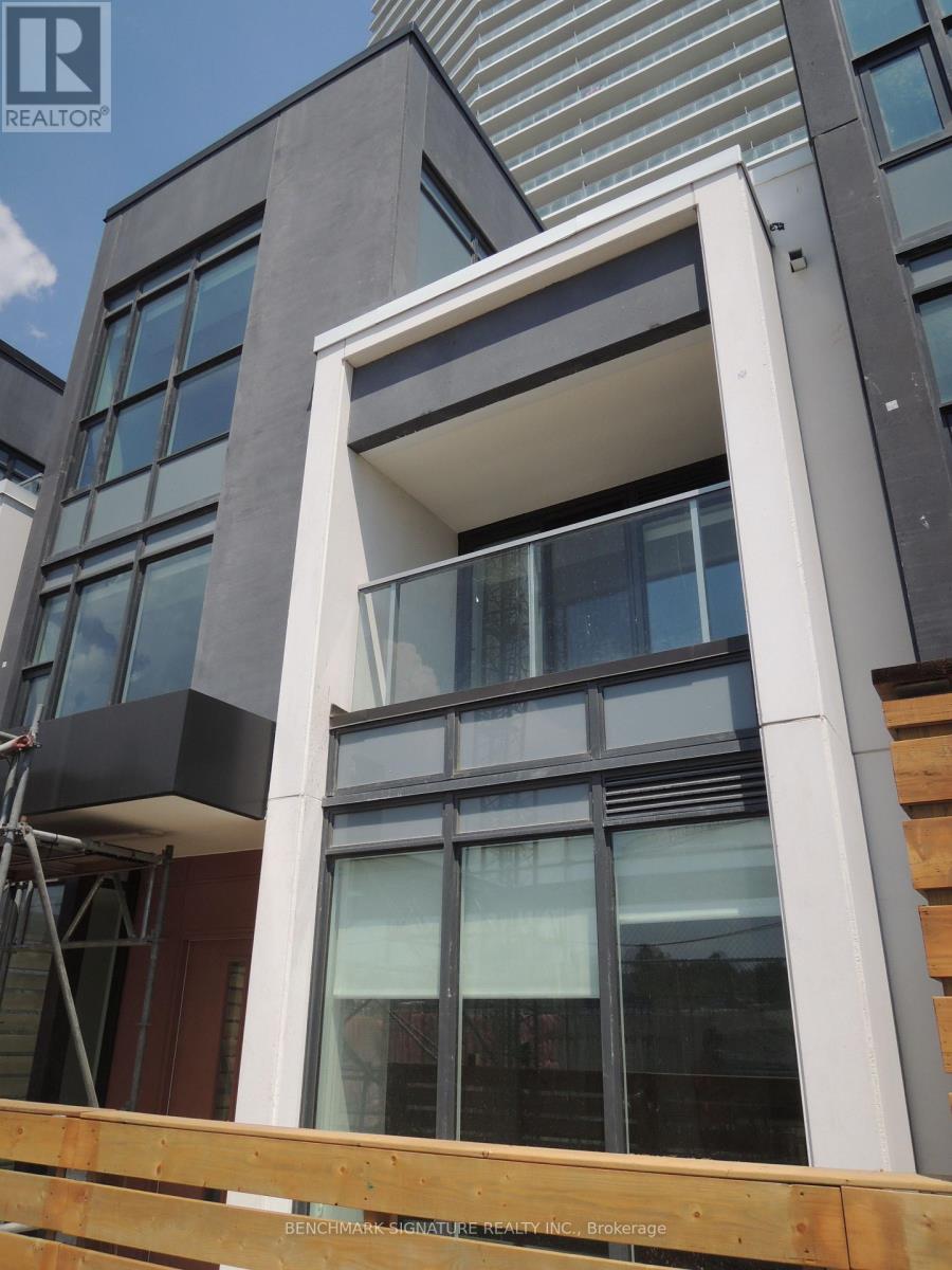 TH16 - 113 MCMAHON DRIVE, Toronto, Ontario